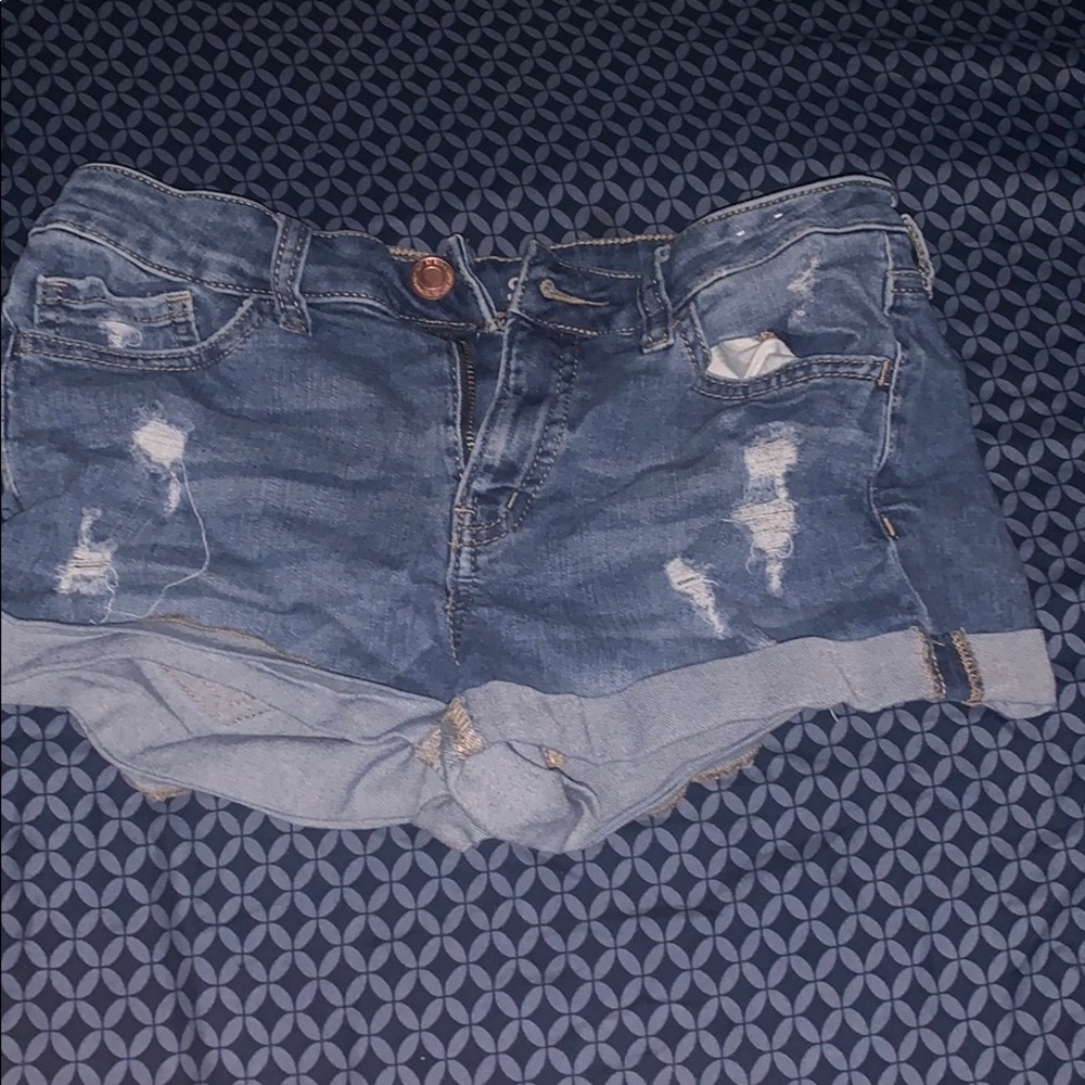 Size 9 low rise shorts